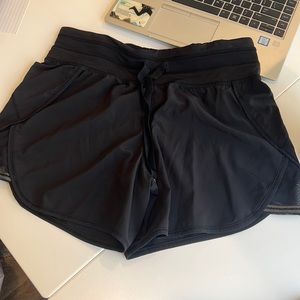 Lululemon shorts size 6